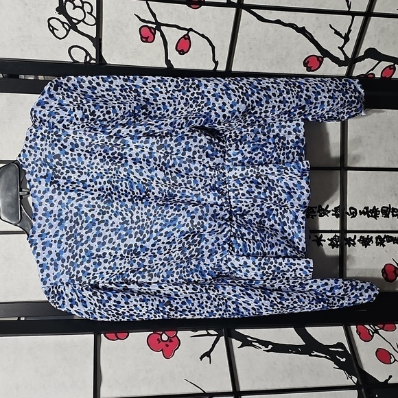 Express Blue Leopard Print Blouse Size XS NWT - Picture 6 of 6